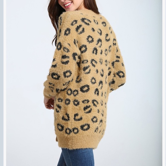 Simply Couture Cozy Leopard Oversized Cardigan Sweater Button Up - Picture 2 of 11